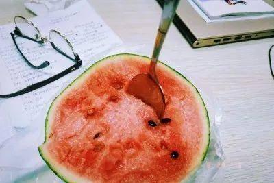 吃瓜事件真实案例图片视频,真实案例图片视频背后的惊人真相