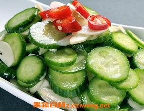 吃酸爽乳瓜的视频,夏日解暑美食新体验