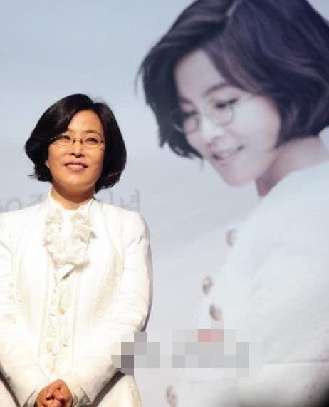 老婆儿子淡定吃瓜视频免费观看,老婆儿子淡定吃瓜，免费观看视频分享