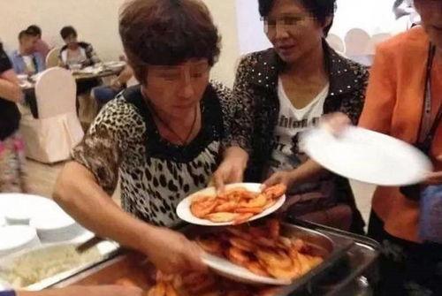 街道大妈吃瓜视频,揭秘社区生活百态