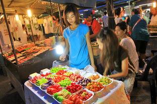 东营鸿港夜市吃瓜视频,瓜果飘香，夜生活新地标