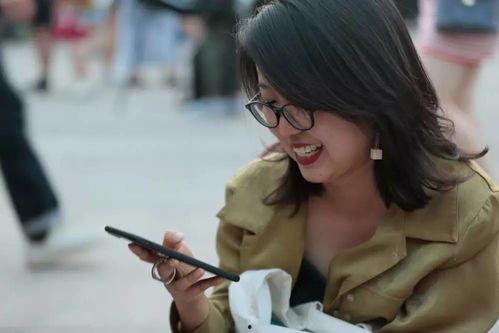 美院模特吃瓜视频,校园生活趣味横生