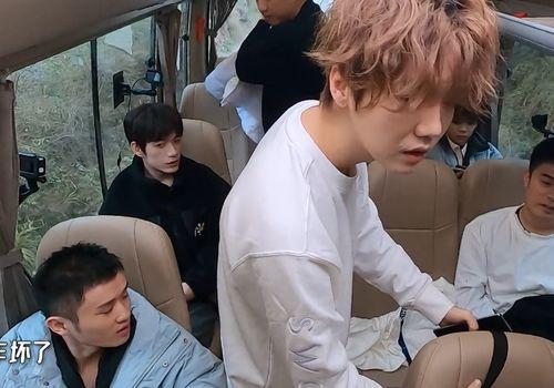 鹿晗和张一山吃瓜视频,揭秘娱乐圈幕后趣事