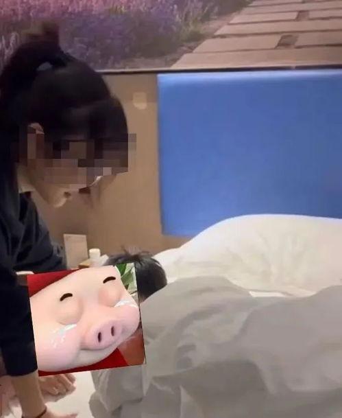 吃瓜巴掌姐扇耳光打出轨男的视频,吃瓜群众目睹现场