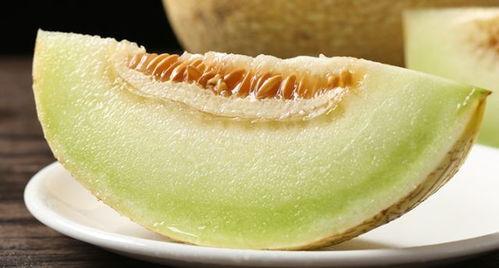 小伙吃蜜瓜视频