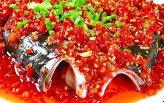 大瓜吃剁椒鱼头视频播放,视频播放背后的美食诱惑