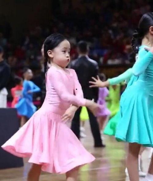 吃瓜萌主拉丁舞视频,跟随吃瓜萌主领略拉丁舞魅力