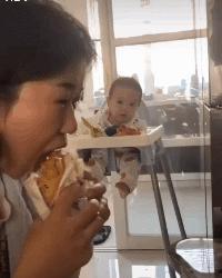 慕斯学姐和学弟吃瓜视频,一场甜蜜的校园吃瓜盛宴