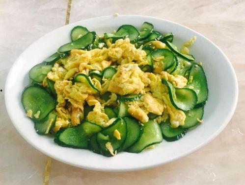 辣妹小瓜吃鸡蛋视频