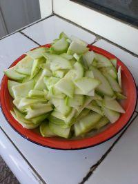 葫芦瓜可以烧肉吃吗视频,家常美味新尝试